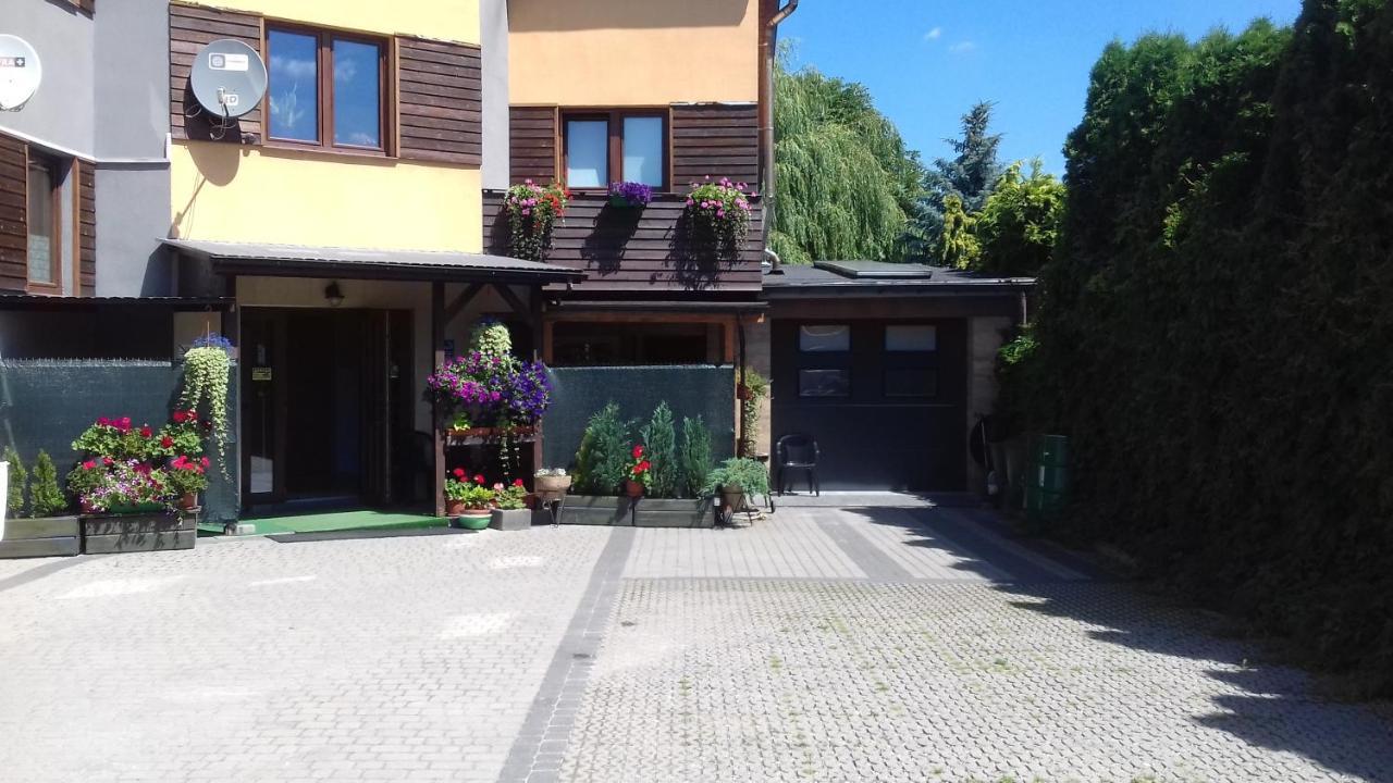 Pokoje Goscinne Jaga Kielce Exterior photo